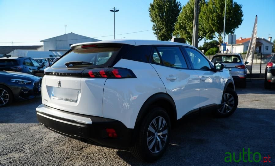 2021' Peugeot 2008 photo #5