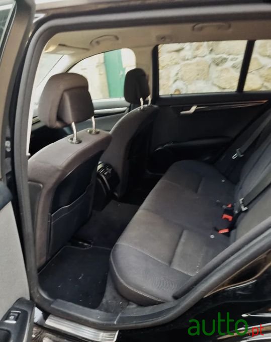 2011' Mercedes-Benz C-180 photo #1