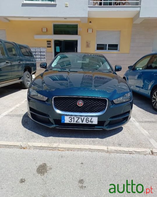 2015' Jaguar Xe photo #1