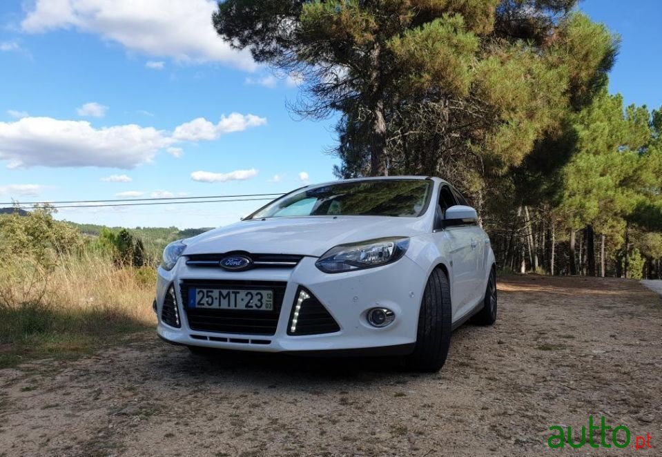 2012' Ford Focus photo #2