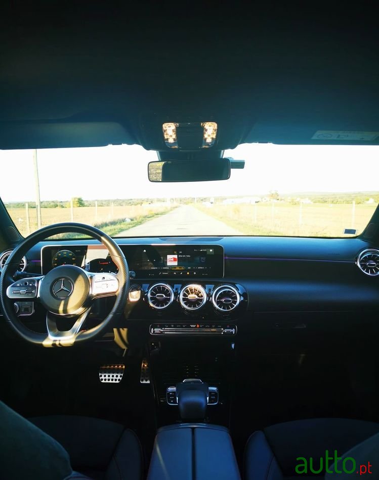 2019' Mercedes-Benz A 180 photo #4