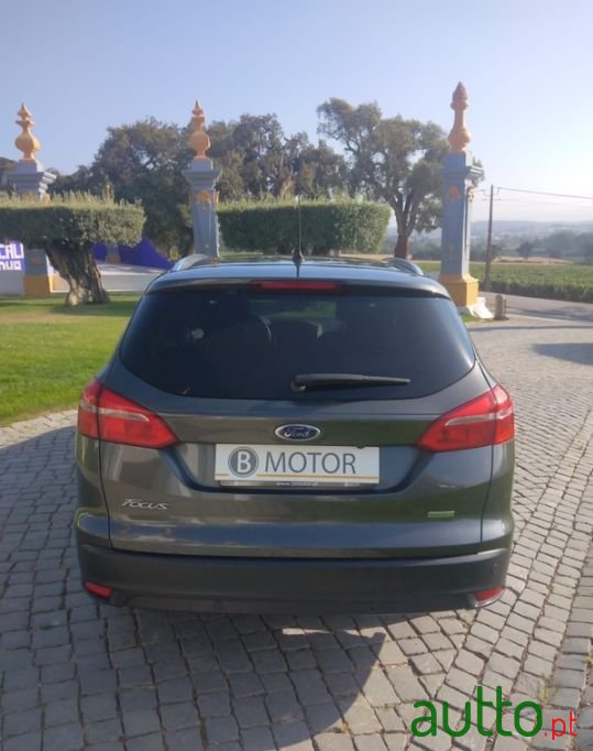 2015' Ford Focus Sw photo #3