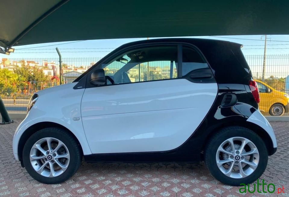 2019' Smart Fortwo photo #6