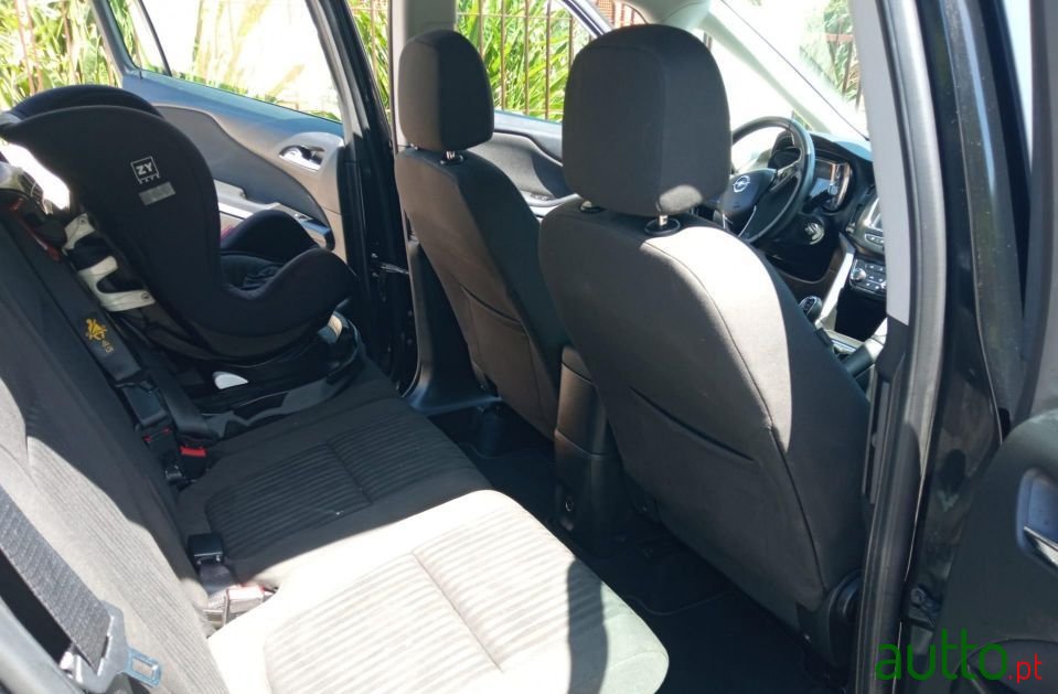 2017' Opel Zafira photo #6