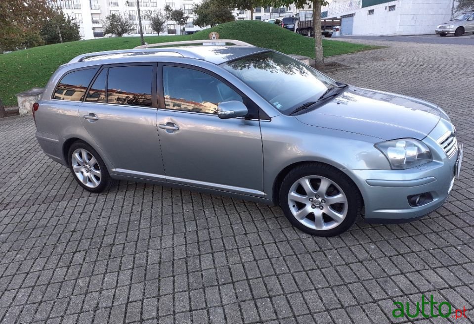 2007' Toyota Avensis Sw photo #4