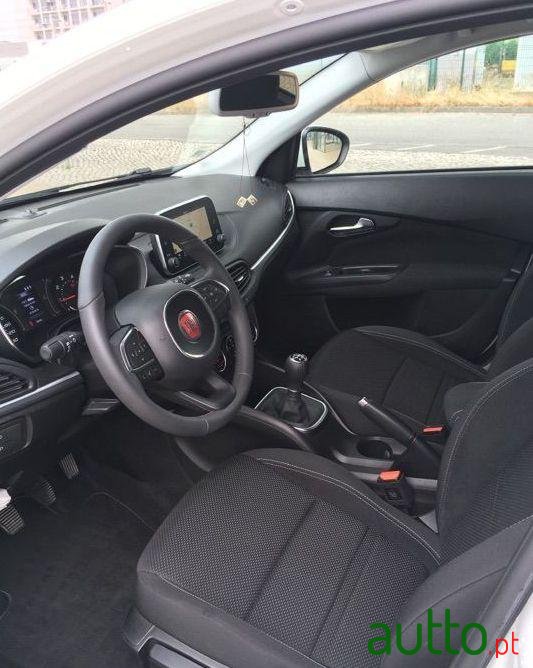 2018' Fiat Tipo photo #1