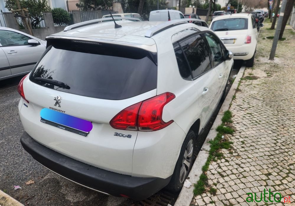 2015' Peugeot 2008 photo #6