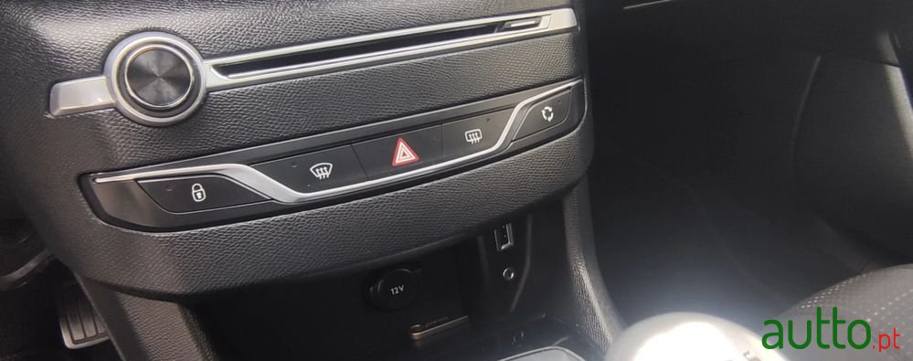 2015' Peugeot 308 Sw photo #3