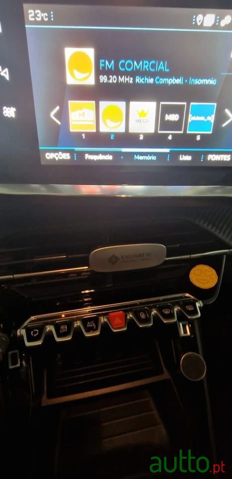 2020' Peugeot 2008 photo #6