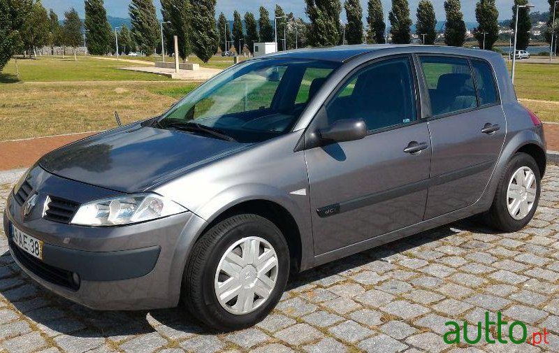 2005' Renault Megane photo #4