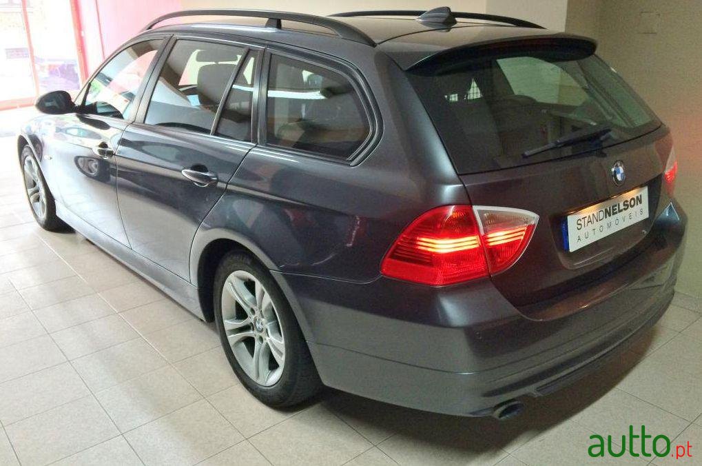 2006' BMW 320 d Touring Navigator photo #1