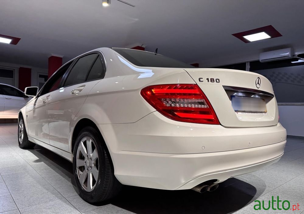 2011' Mercedes-Benz Classe C photo #4