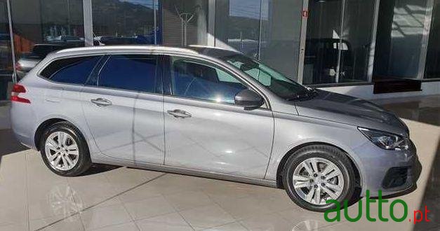 2018' Peugeot 308 Sw photo #1