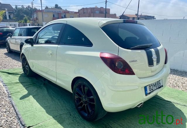 2011' Opel Corsa photo #4
