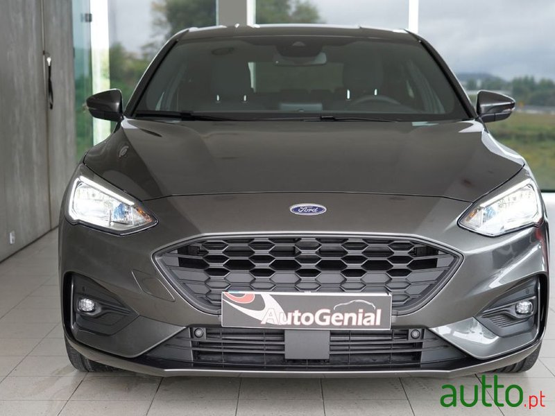 2020' Ford Focus photo #2