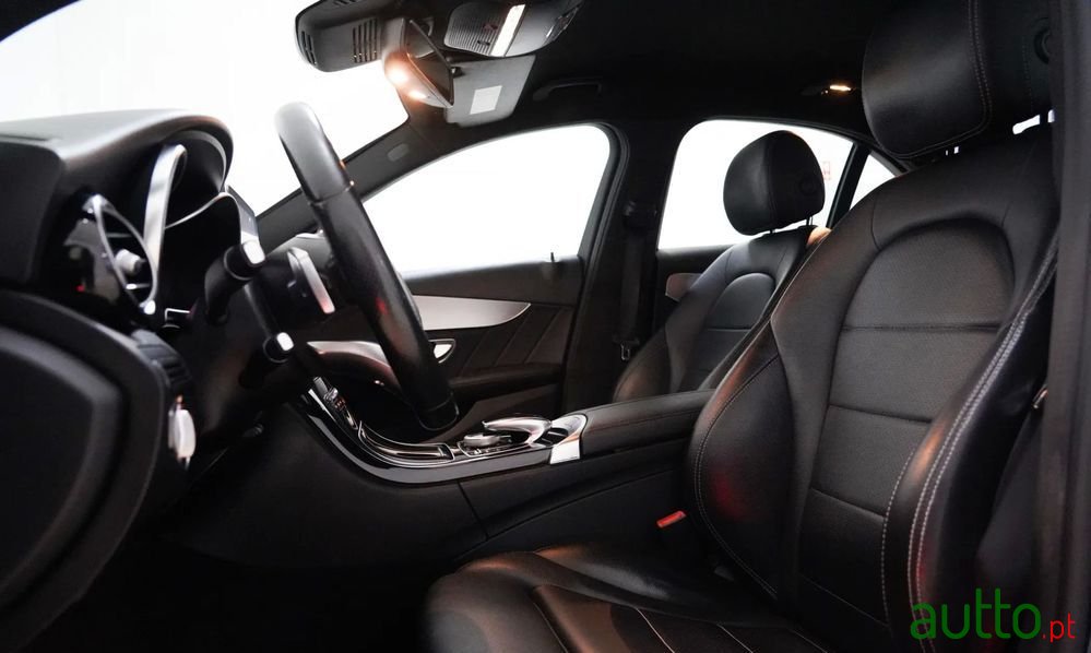 2017' Mercedes-Benz Classe C photo #6