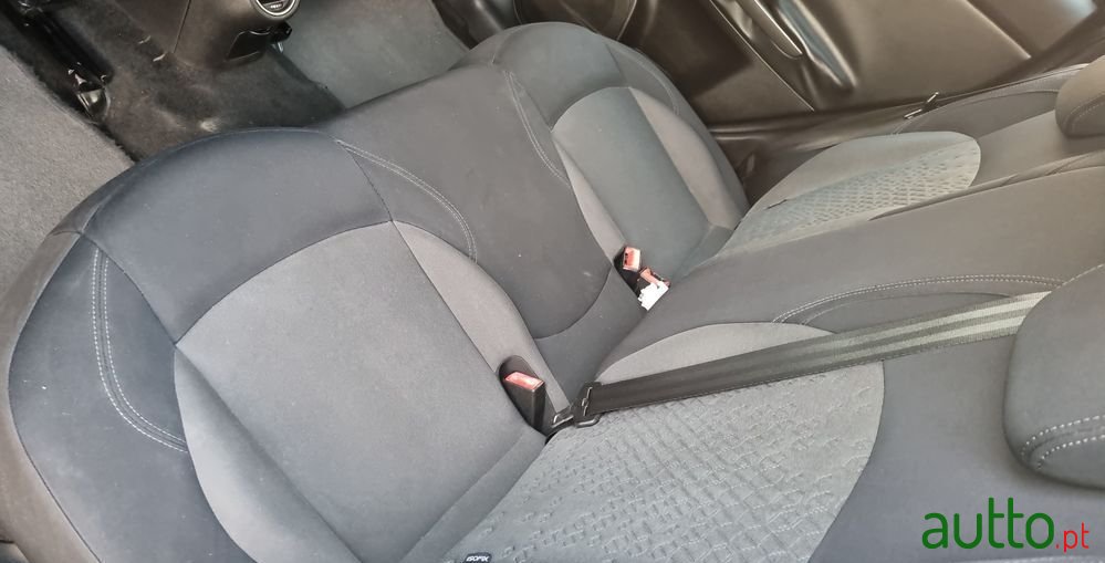 2014' Alfa Romeo Giulietta photo #4