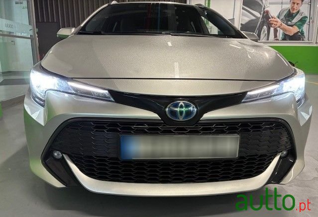 2022' Toyota Corolla Touring Sports photo #4