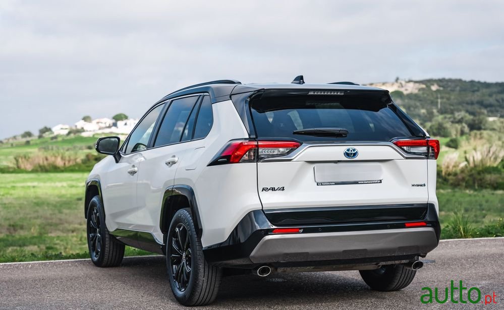 2022' Toyota RAV4 photo #2