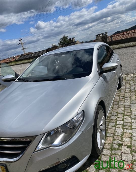 2010' Volkswagen photo #5