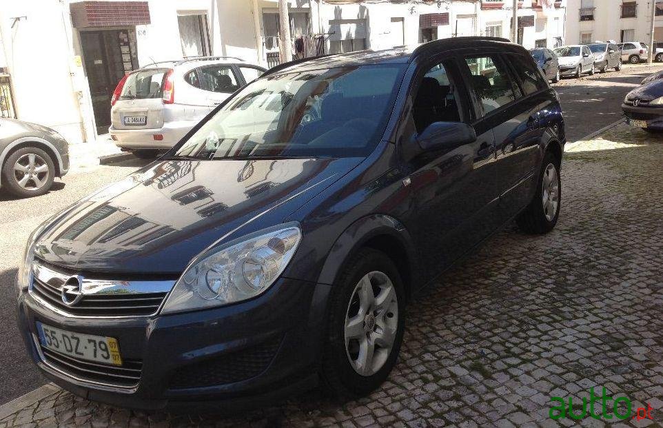 2007' Opel Astra Caravan photo #2