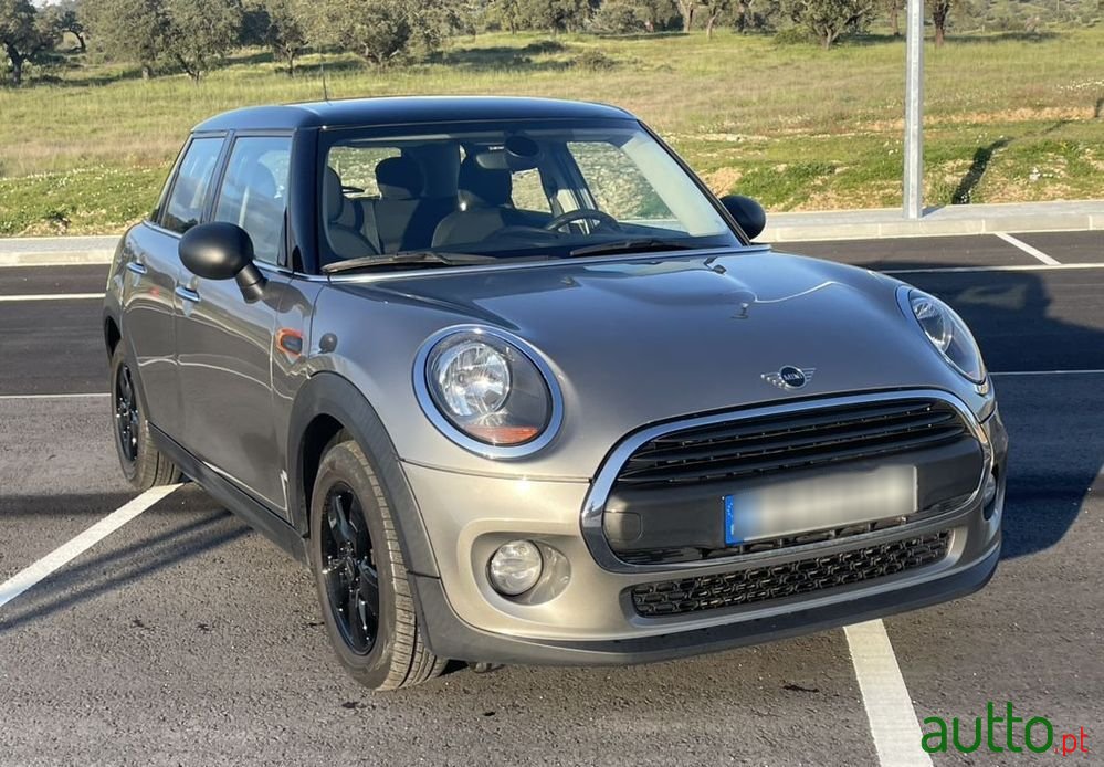 2018' MINI One D Blackyard photo #6