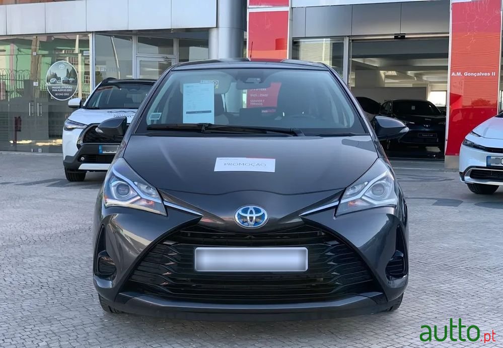 2019' Toyota Yaris photo #2