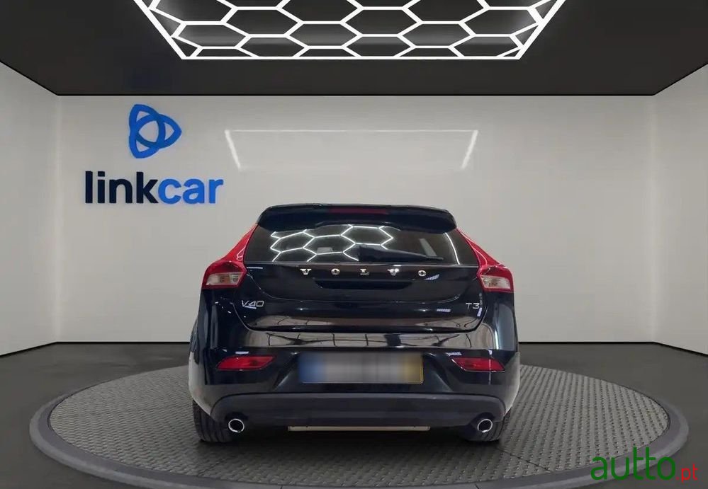 2019' Volvo V40 photo #5