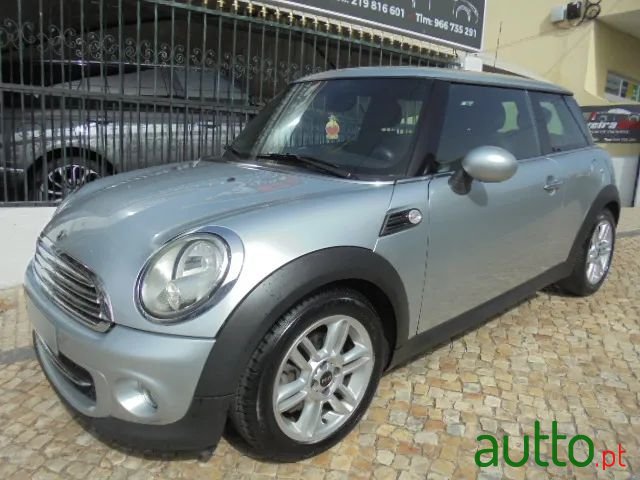 2011' MINI Cooper photo #2