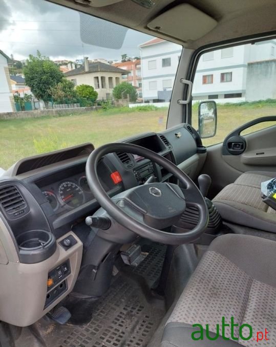 2010' Nissan Cabstar photo #4