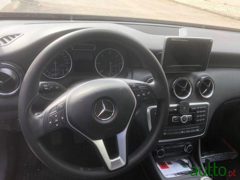 2014' Mercedes-Benz A-180 Cdi Style Edition photo #4