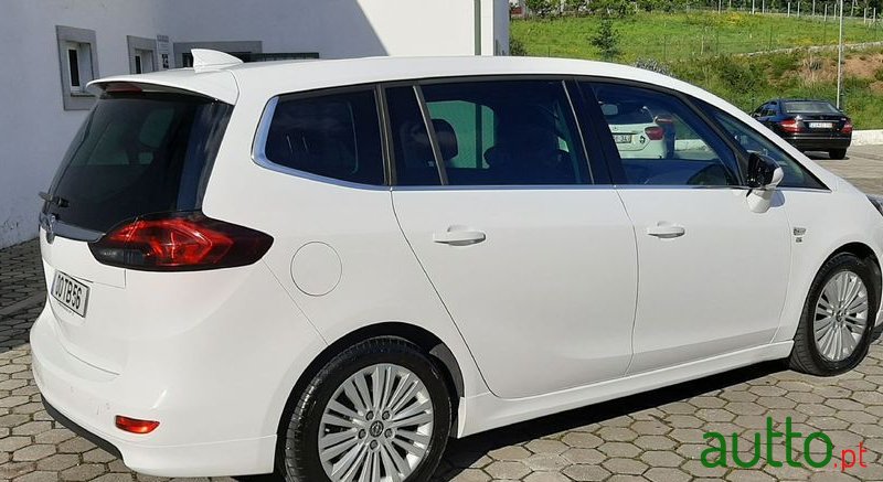 2017' Opel Zafira photo #5