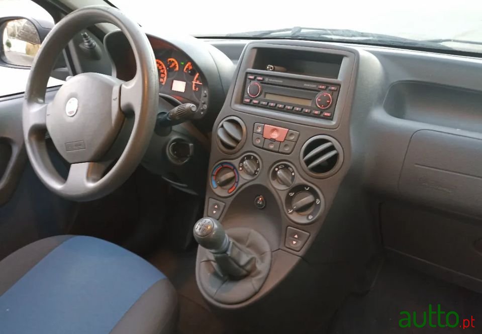 2010' Fiat Panda photo #4