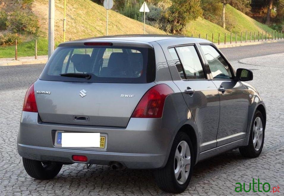 2007' Suzuki Swift photo #1