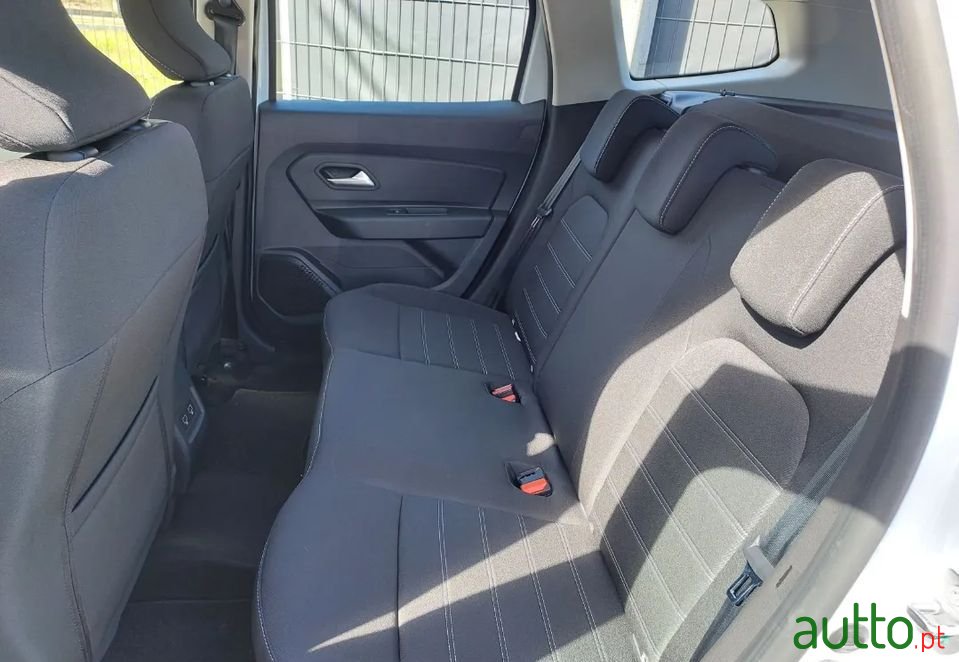 2023' Dacia Duster photo #5