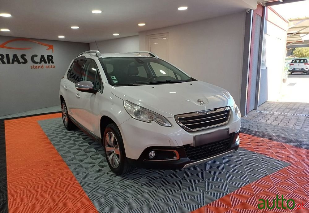 2015' Peugeot 2008 photo #2