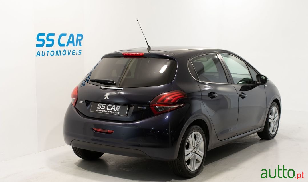 2016' Peugeot 208 photo #2