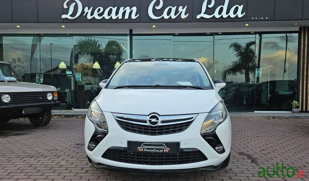 2015' Opel Zafira photo #2