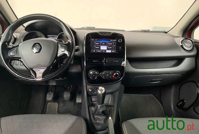 2015' Renault Clio photo #5