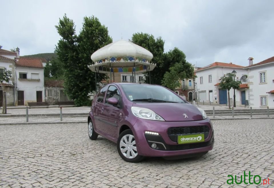 2013' Peugeot 107 photo #5