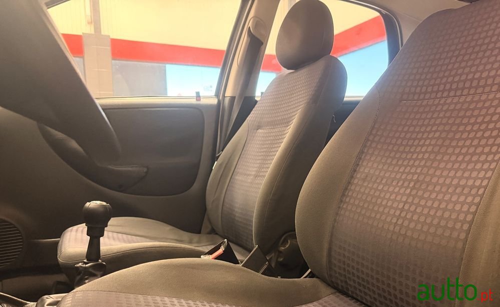 2002' Opel Corsa 1.2 16V Confort photo #6