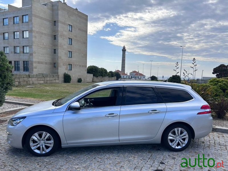 2014' Peugeot 308 Sw photo #3