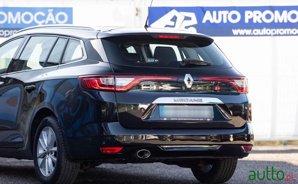 2016' Renault Megane Sport Tourer photo #6