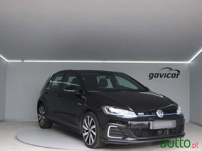 2019' Volkswagen Golf photo #1