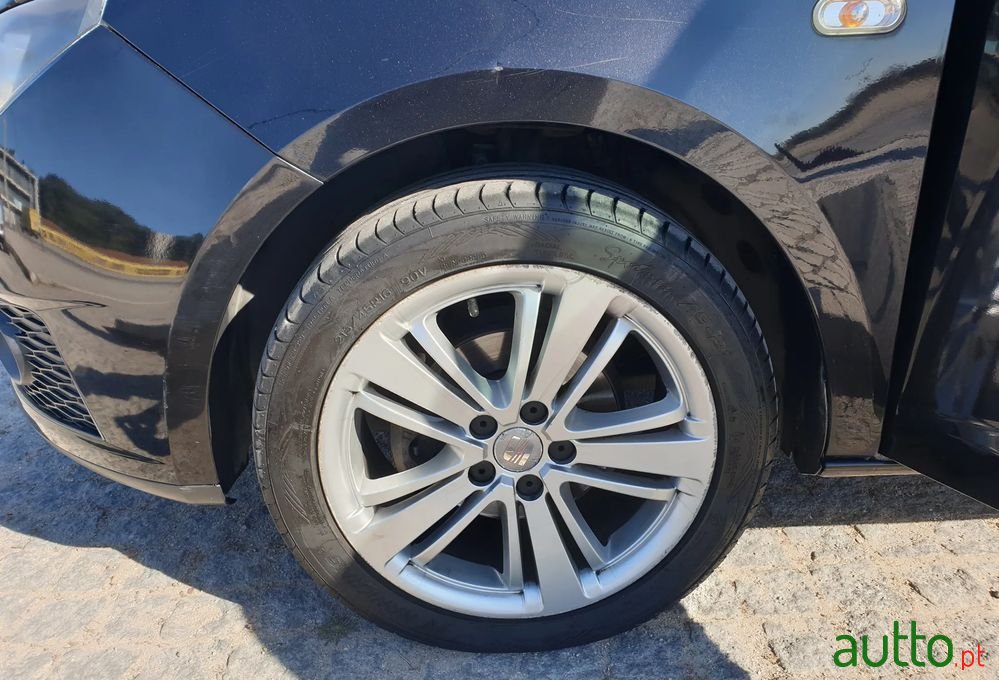 2011' SEAT Ibiza St photo #5