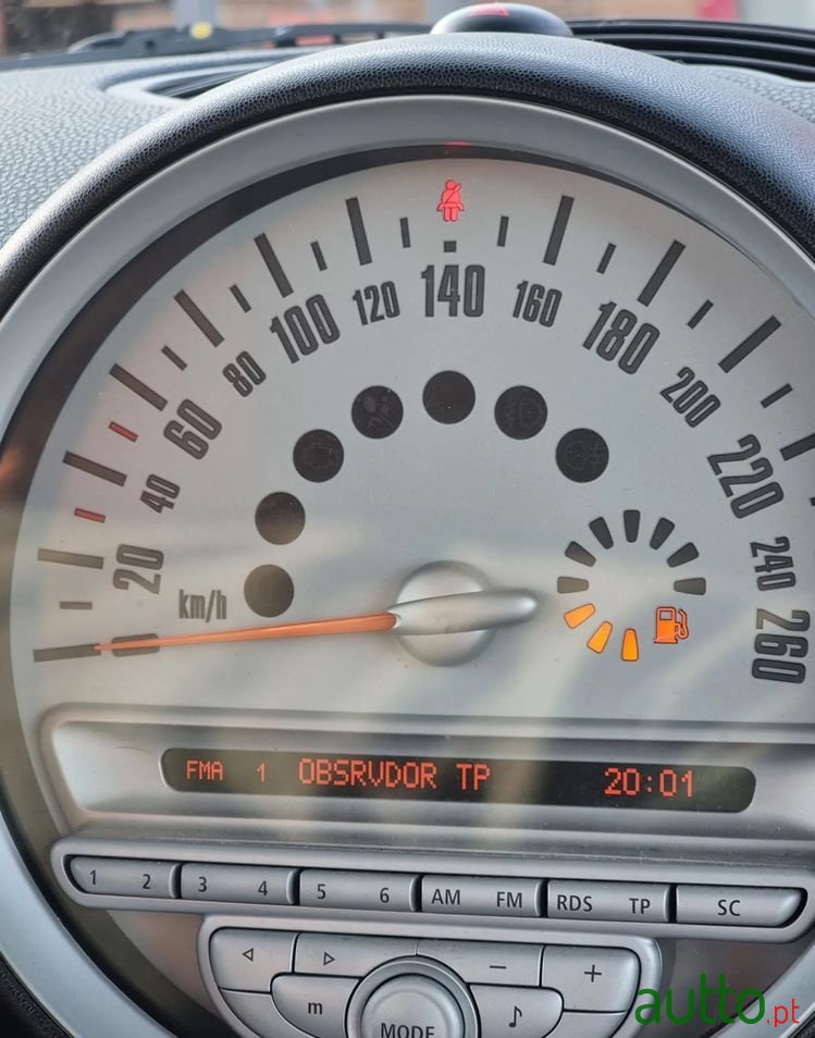 2008' MINI Clubman Cooper Auto photo #2