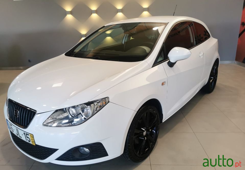 2010' SEAT Ibiza photo #1