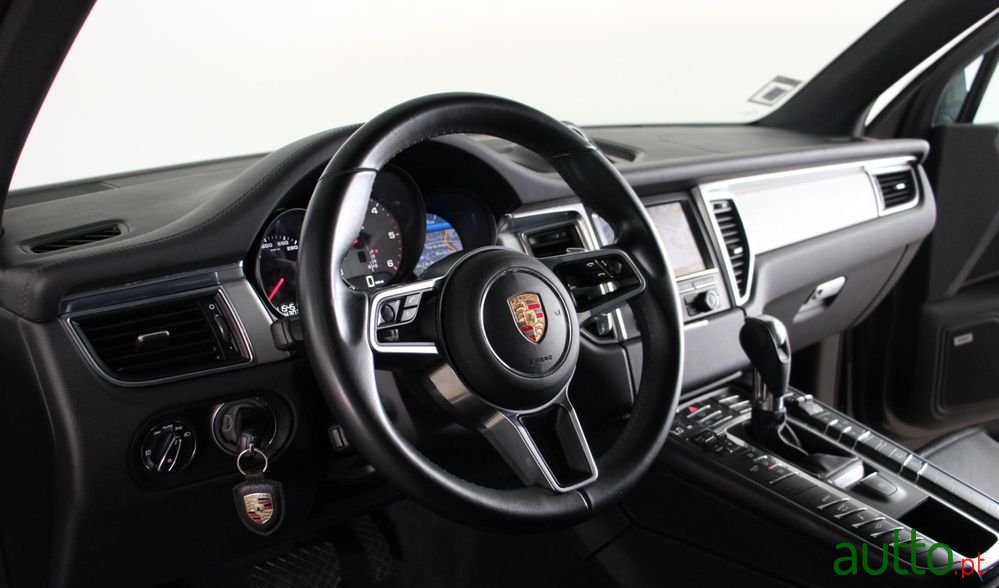 2014' Porsche Macan S photo #5