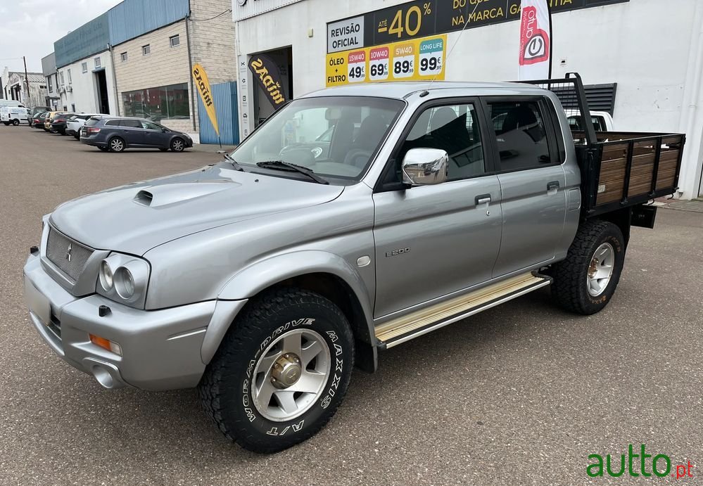 2004' Mitsubishi L200 photo #1
