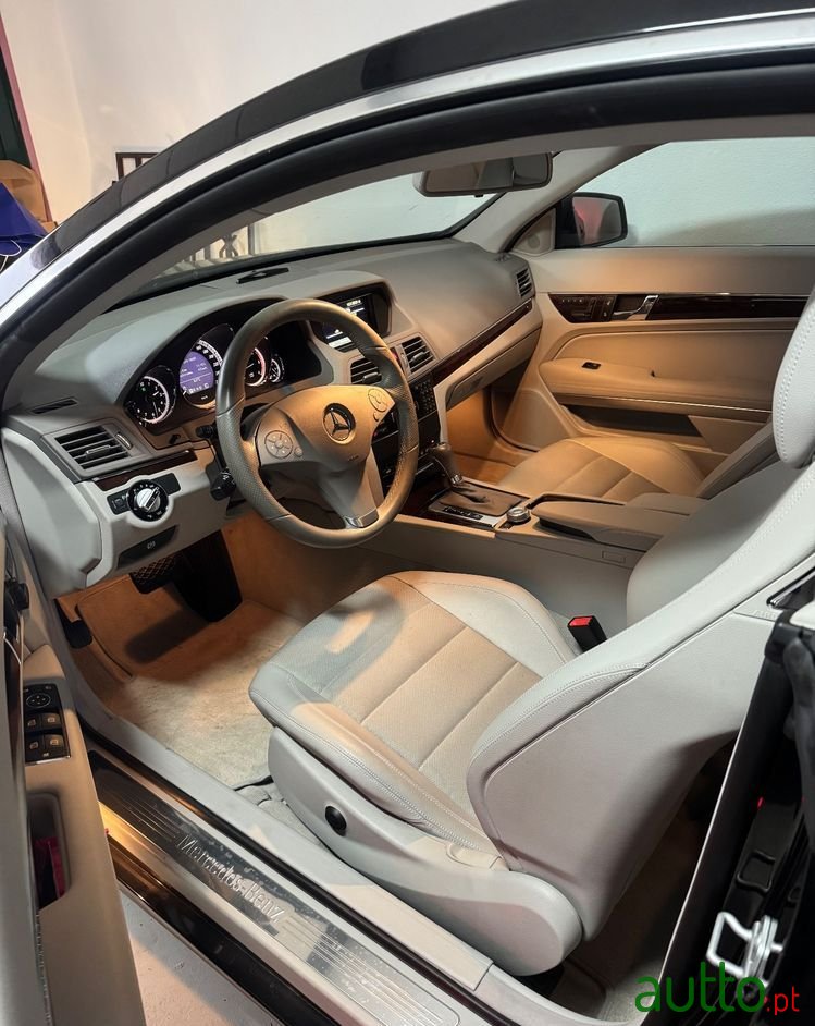 2010' Mercedes-Benz Classe E photo #6